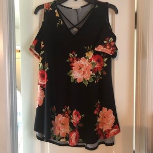 Black cold shoulder flowy top